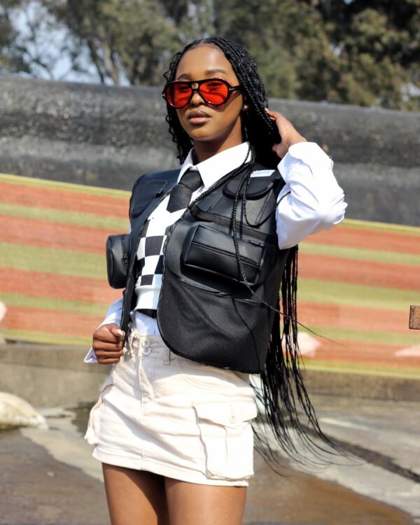 Cropped Utility Vest - Image 4